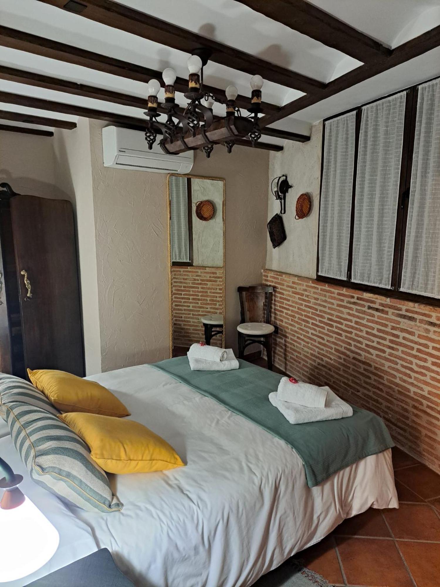 Casa Rural La Bodega, Ofrece Cata De Vino Gratis Horche 外观 照片
