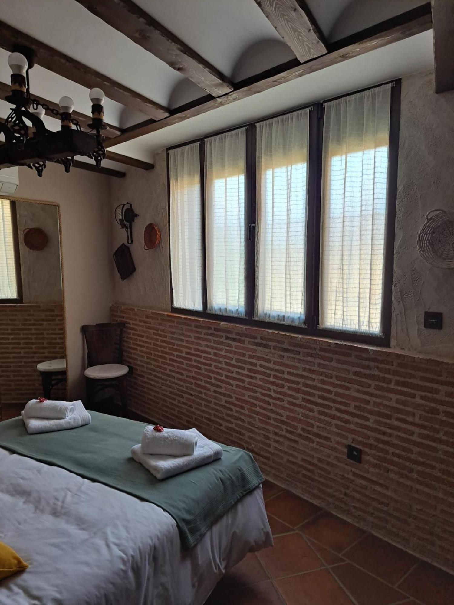 Casa Rural La Bodega, Ofrece Cata De Vino Gratis Horche 外观 照片