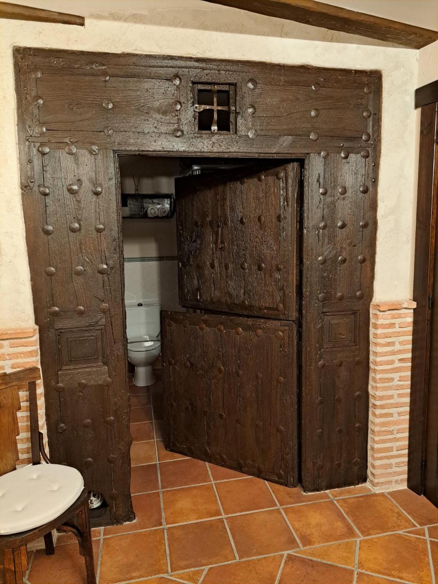 Casa Rural La Bodega, Ofrece Cata De Vino Gratis Horche 外观 照片