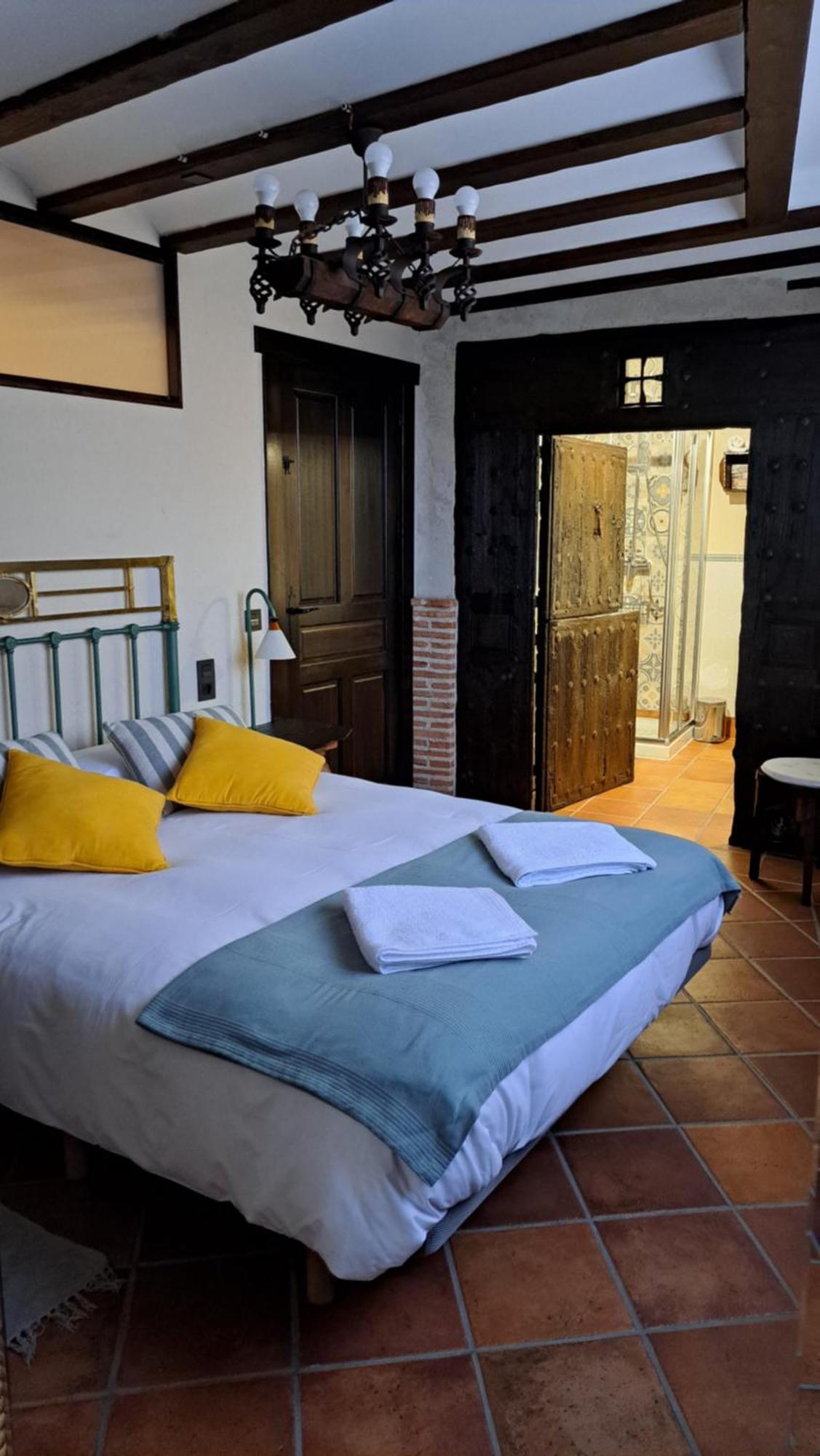 Casa Rural La Bodega, Ofrece Cata De Vino Gratis Horche 外观 照片